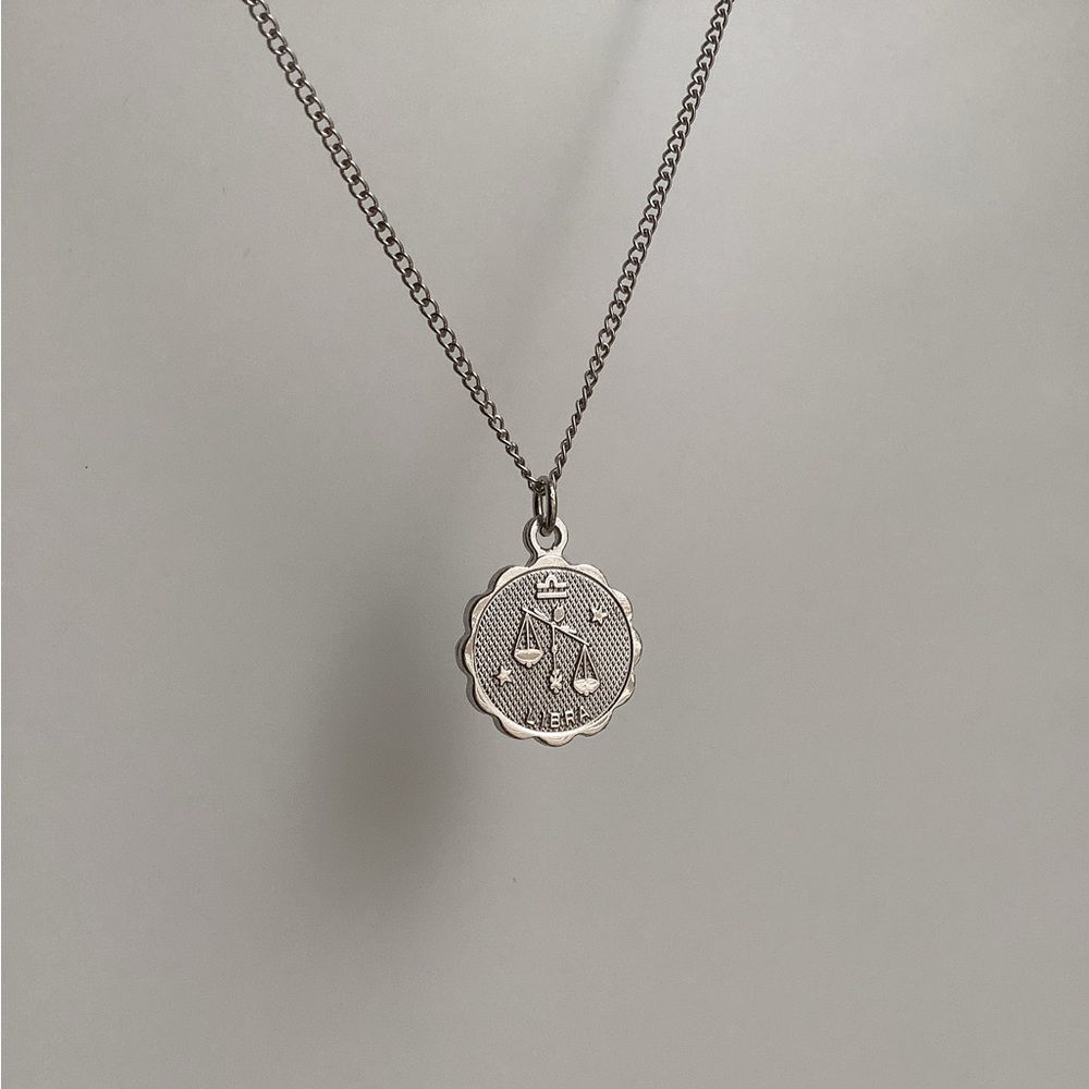 Libra Zodiac dainty pendant charm necklace New vintage STER silver - Picture 3 of 15
